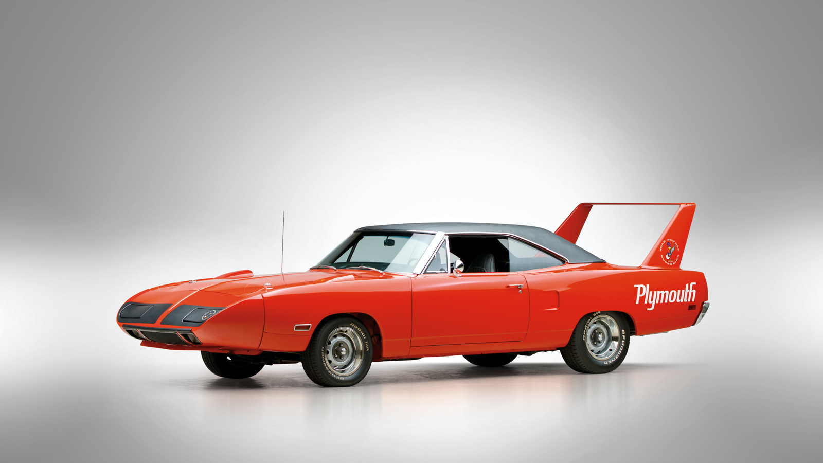 15 cool classic cars with massive wings Classic Sports Car